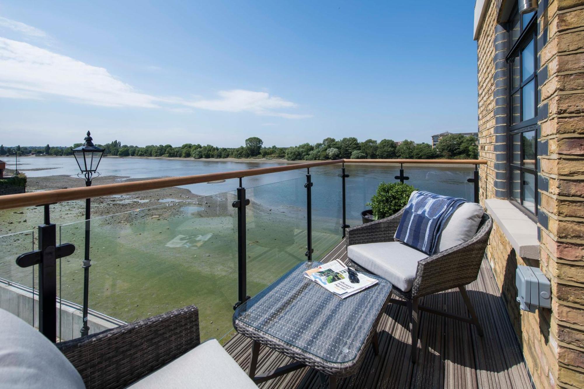 Palace Wharf Apartments ロンドン エクステリア 写真